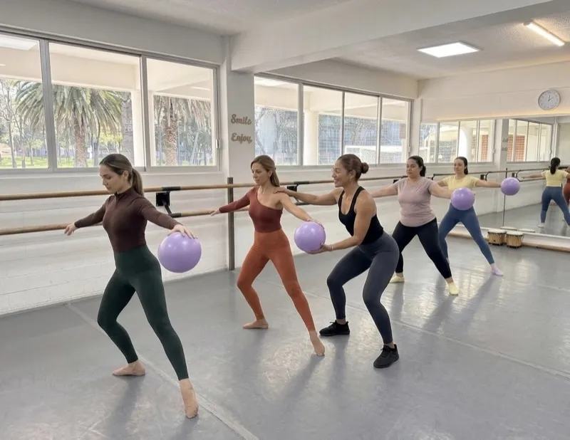 Clase de Happy Hour Fit para Todas las edades en Danzalink