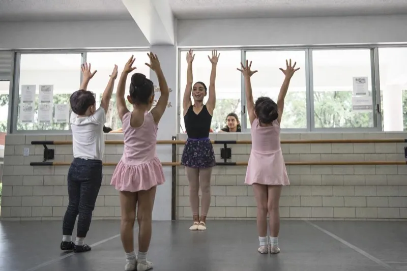 Clase de Iniciación al Ballet para 3-5 años en Danzalink